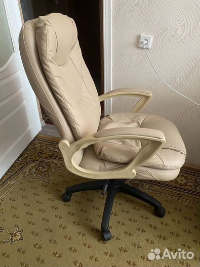 Компьютерное кресло