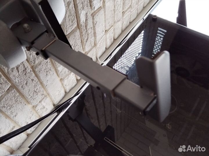 Кронштейн для акустики