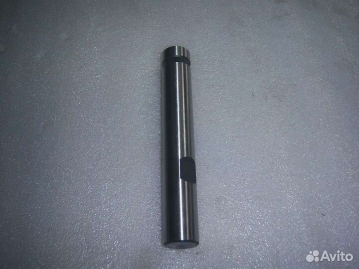 Шкворень поворотного кулака левый (L) toyota 7-8FD