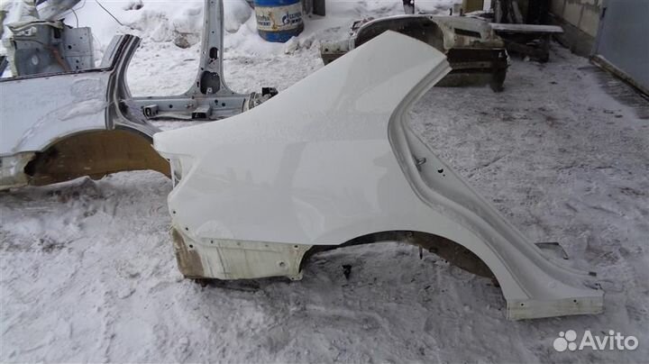 Крыло заднее правое Toyota Camry