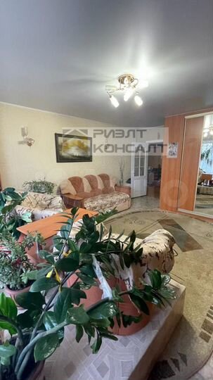 2-к. квартира, 73 м², 1/10 эт.