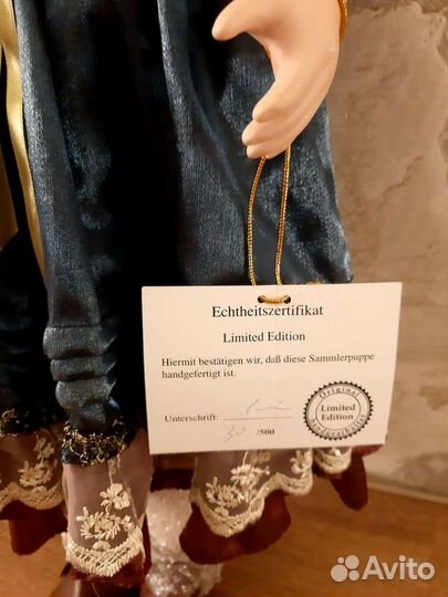 Кукла фарфоровая коллекционная