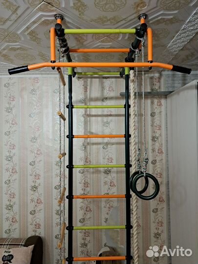 Шведская стенка с турником