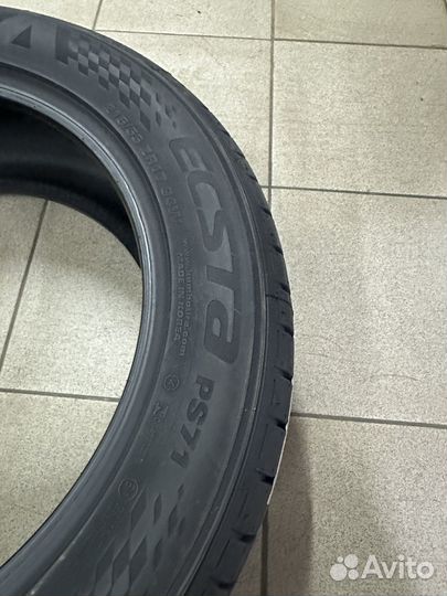 Kumho Ecsta PS71 215/55 R17 94W