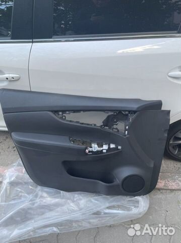 Обшивка водительской двери X-Trail