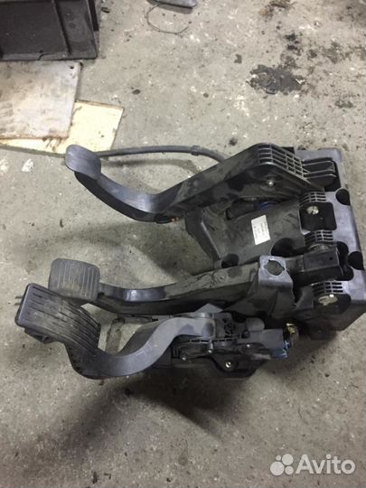 Блoк педaлeй гaз, тормoз, сцепление.Fiаt Ducаto Фи