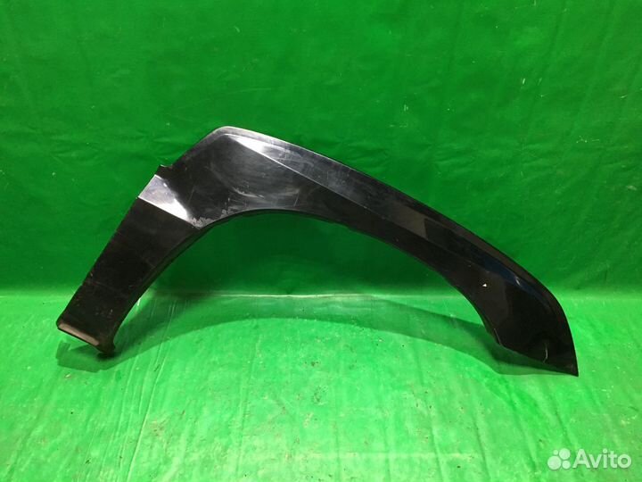 Накладка переднего крыла правого Escalade 2000-06