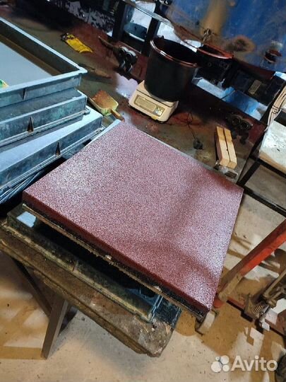 Резиновая плитка из резиновой крошки