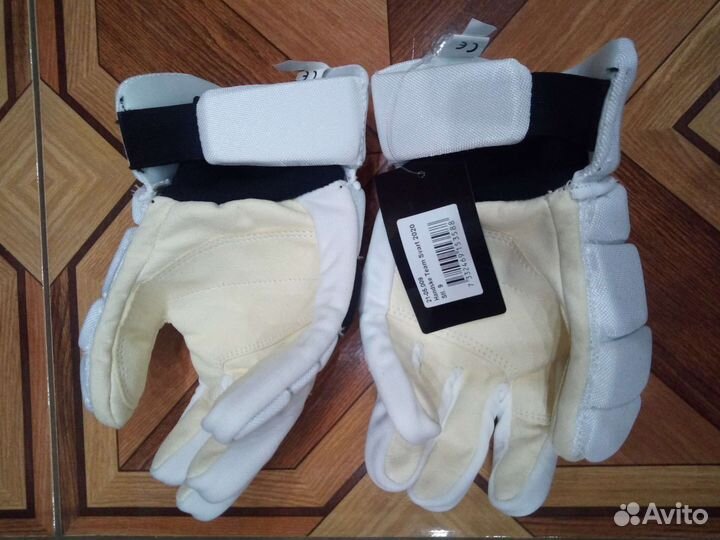 Перчатки игрока для хоккея с мячом