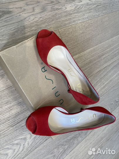 Туфли (босоножки) Unisa 39 (натур. Кожа, замша)