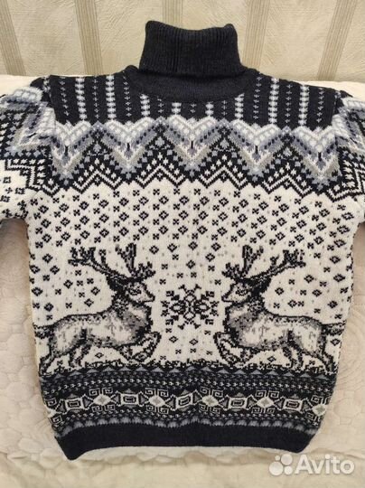 Свитер с горлом