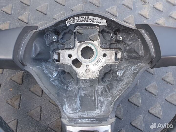 Рулевое колесо Руль кожа VW Jetta VI Джетта 6