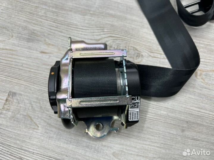 Ремень безопасности с пиропатроном передний правый