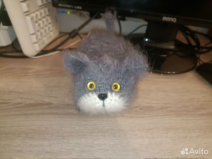 Вязанная игрушка шерстяная - кошечка Буся