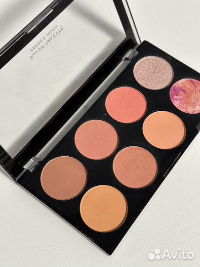 Косметика Румяна Revolution