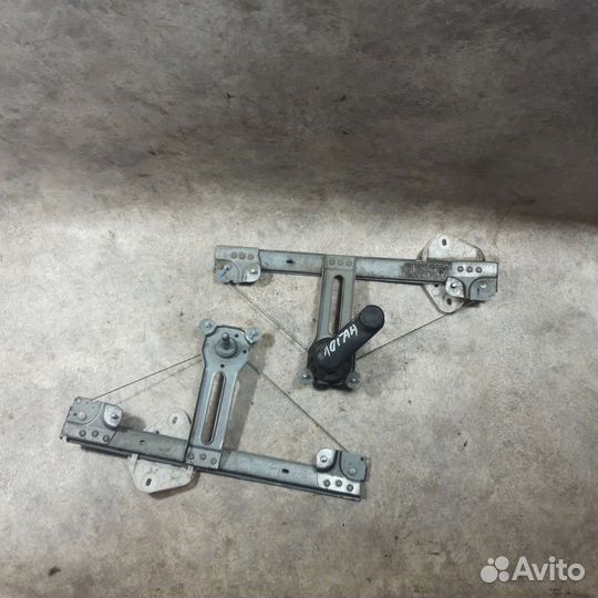 Стеклоподьемник задний механический Рено Логан