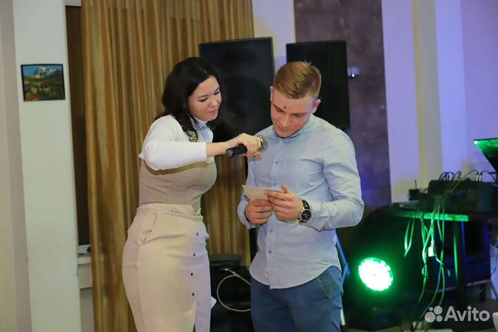 Ведущий/ тамада