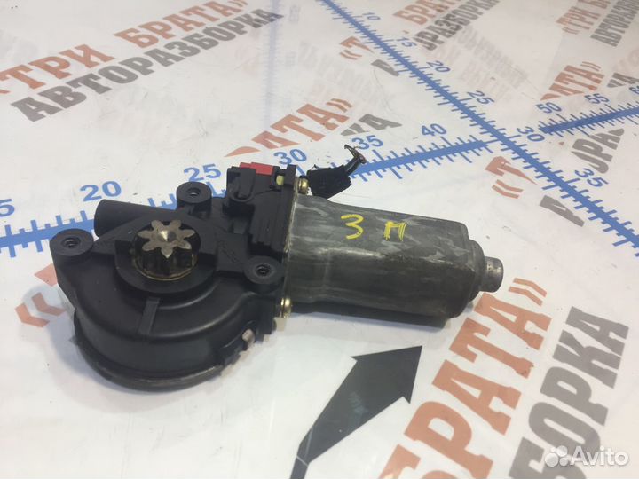 Моторчик стеклоподъемника задний правый Прав