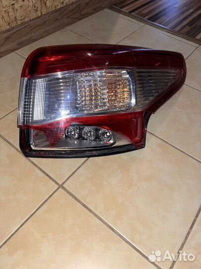 Задняя фара Nissan Qashqai j11 правая с дефектом