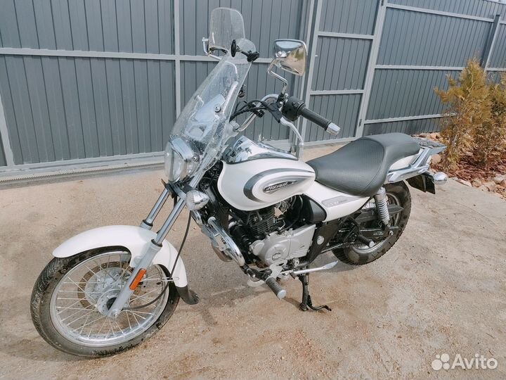 Bajaj Avenger cruise 220