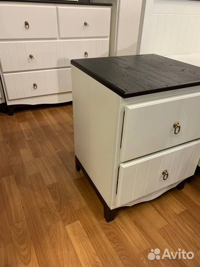 Тумба белая