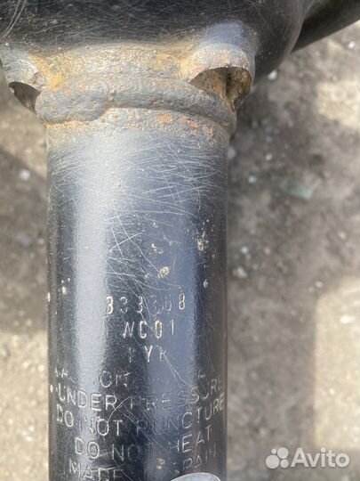 Стойки передние toyota vitz NSP10