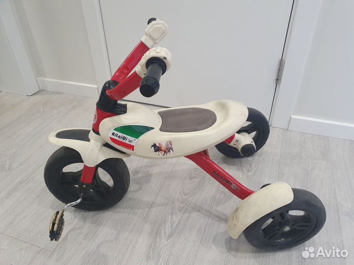 Детский трехколесный велосипед бу