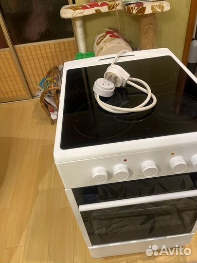 Плита электрическая стеклокерамика Hansa