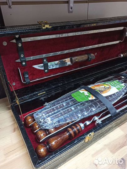 Набор шампуров в чемодане 