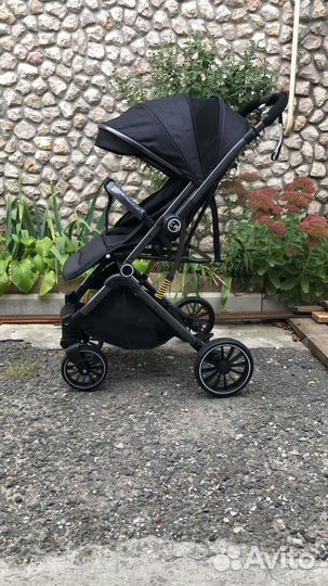 Прогулочная коляска с перекидной ручкой