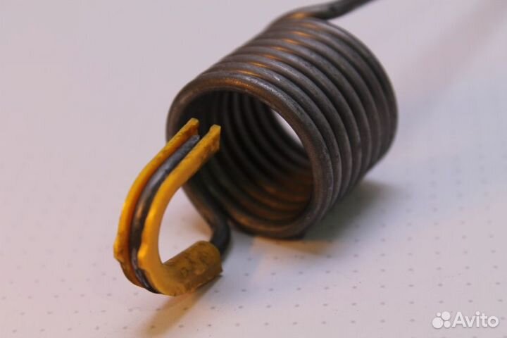 Пружина бака Indesit 255823 бу. 3216