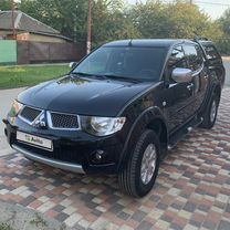 Mitsubishi L200 2.5 AT, 2012, 300 000 км, с пробегом, цена 1 930 000 руб.