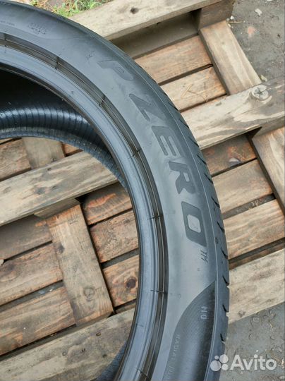 Pirelli P Zero 315/35 R21