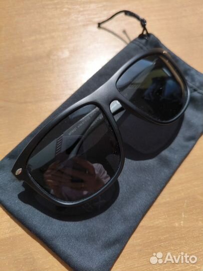 Очки солнцезащитные женские H&M, Matrix