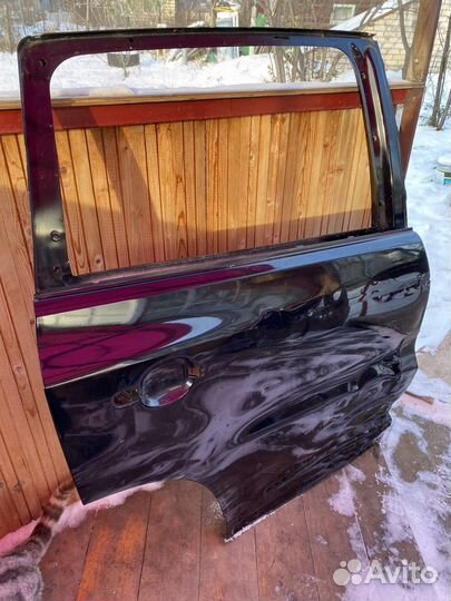 Задняя правая дверь на VW Tiguan