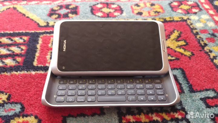 Nokia E7