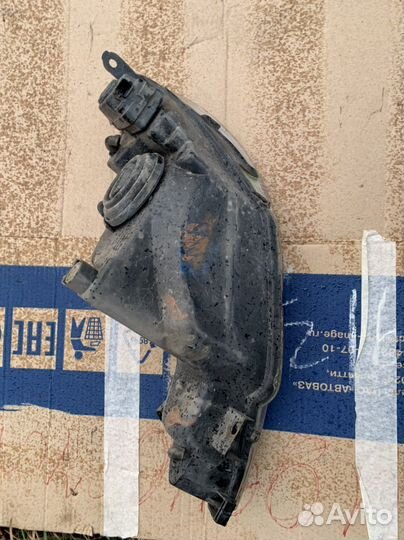 Фара правая peugeot 206