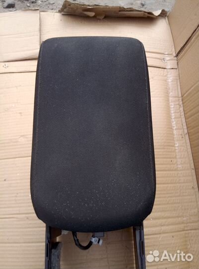 Подлокотник Mitsubishi Lancer 10 CY 2007