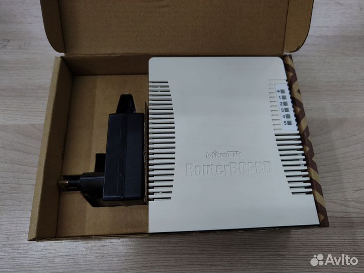 WiFi роутер Mikrotik RB951Ui-2HnD