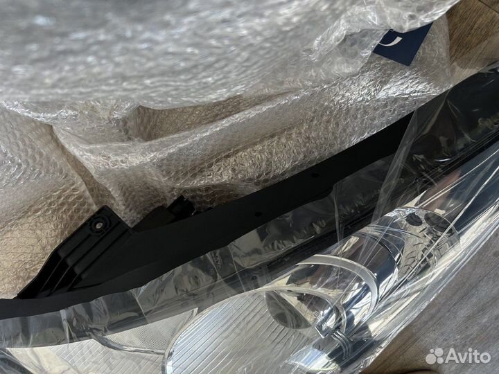 Фара левая Hyundai IX35