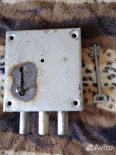 Замок гаражный