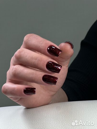 Маникюр и педикюр, наращивание ногтей