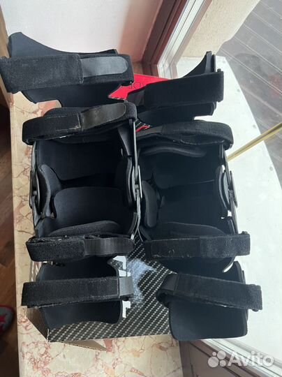 Мото наколенники Брейсы Asterisk Carbon Cell 1