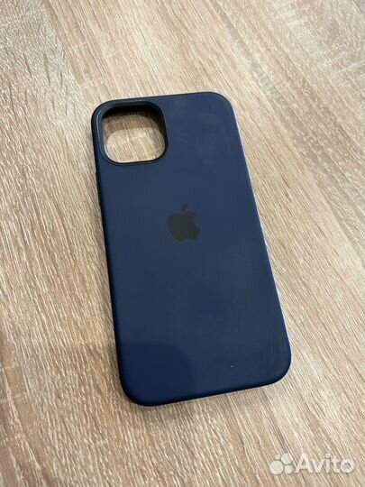 Чехолы Apple MagSafe для iPhone 12/12 Pro