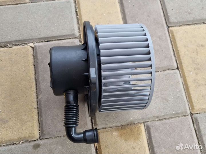 Моторчик печки hyundai sonata Santa Fe Новый