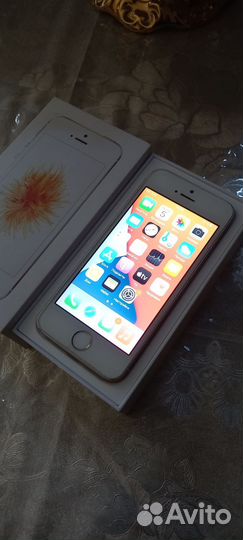 iPhone SE, 32 ГБ