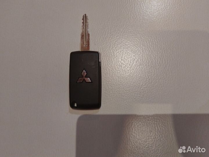 Ключ авто Мицубиси
