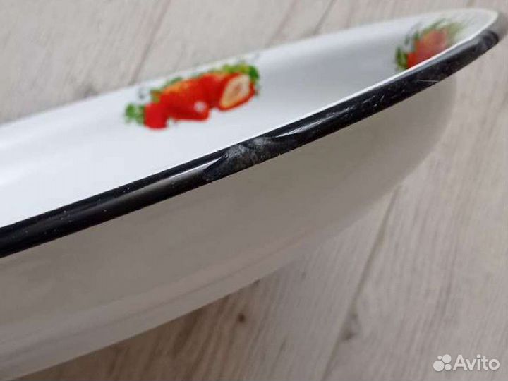 Эмалированное блюдо