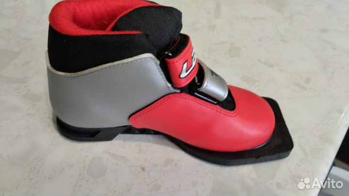 Продаю комплект лыжи