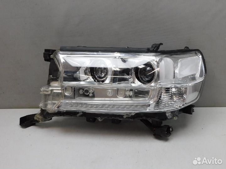 Фара левая Toyota Land Cruiser